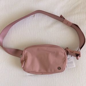 Lululemon Everywhere Belt Bag